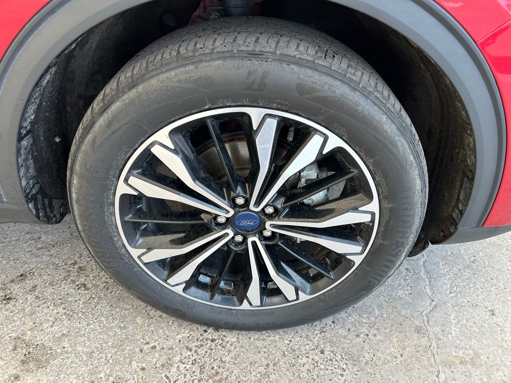 2022 Ford Escape SE Hybrid photo 2