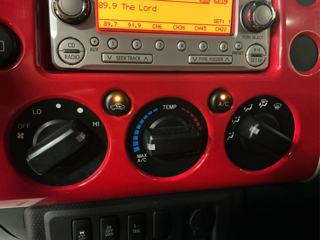 2012 Toyota FJ Cruiser Base photo 18
