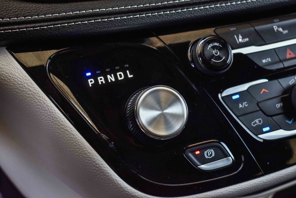 2023 Chrysler Pacifica Hybrid Touring L photo 17