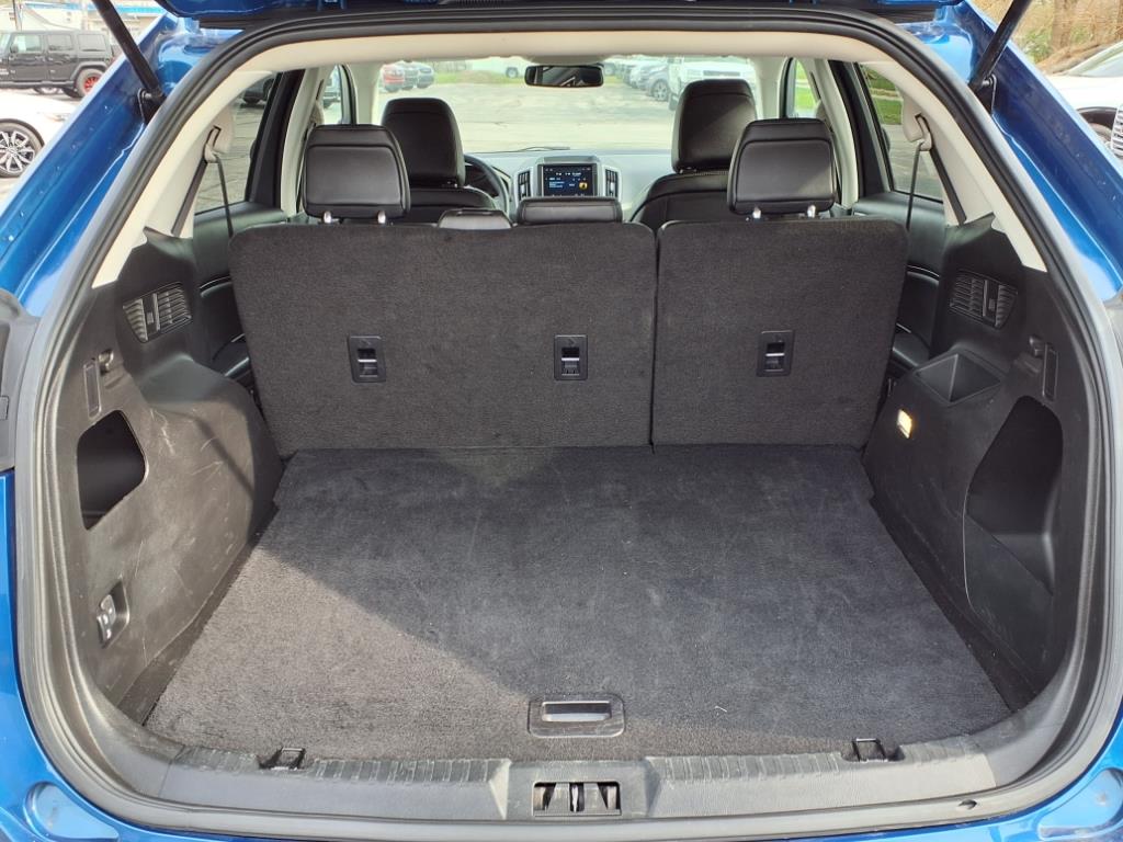 2024 Ford Edge SEL photo 2