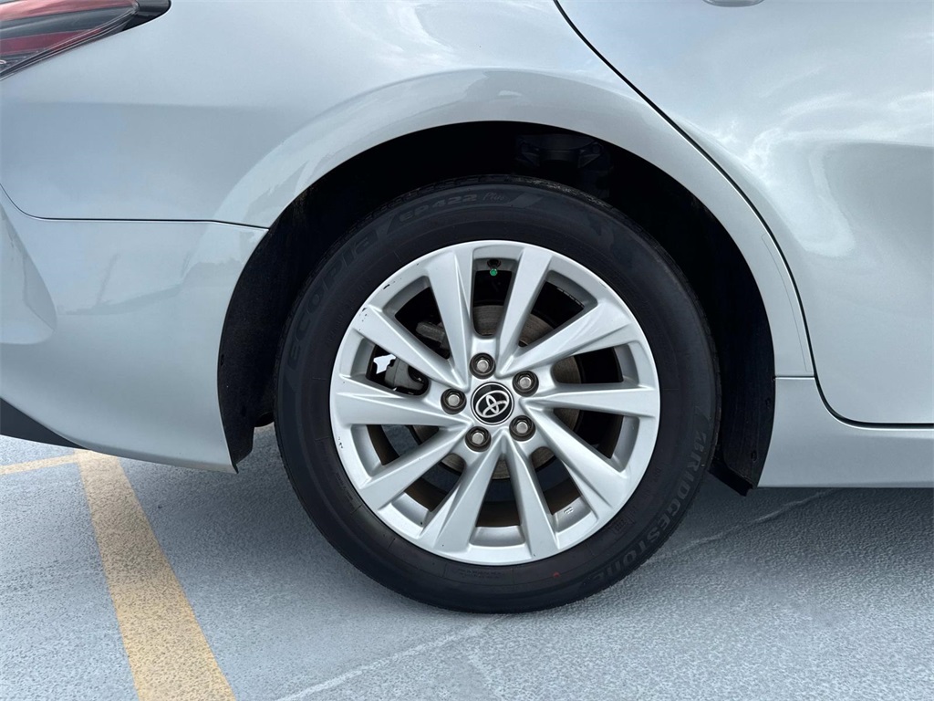 2023 Toyota Camry LE photo 6