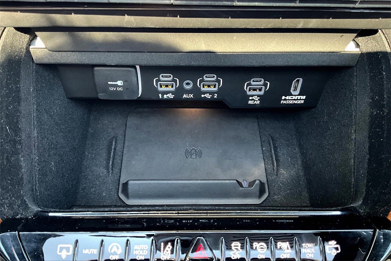2024 Jeep Grand Wagoneer III photo 16