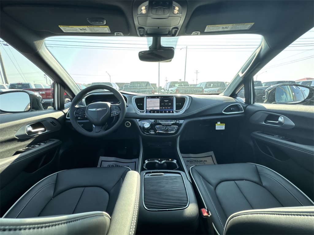 2026 Chrysler Pacifica Limited photo 10