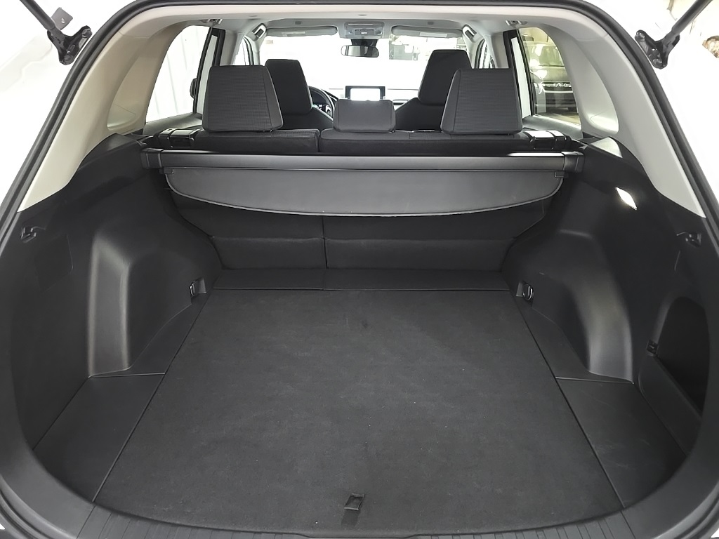 2023 Toyota RAV4 LE photo 11