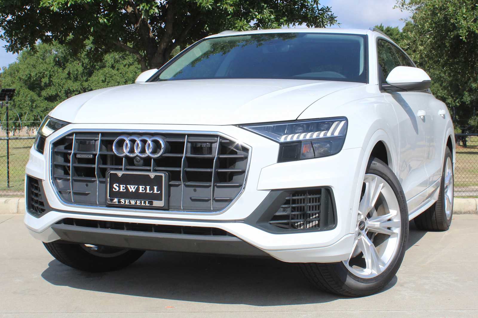 2023 Audi Q8 Premium Plus