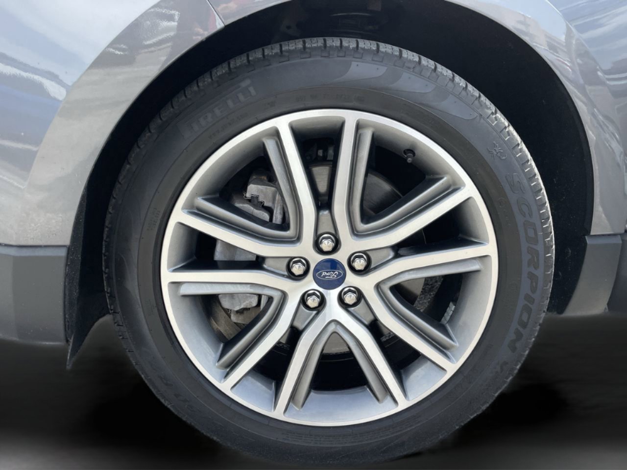 2022 Ford Edge Titanium photo 32