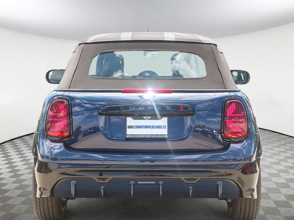 2026 Mini Cooper Convertible Iconic photo 5