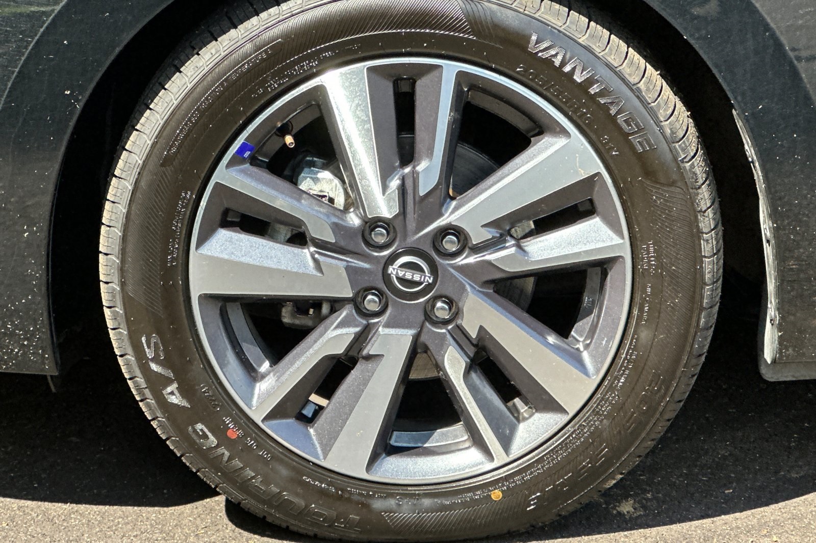 2023 Nissan Versa 1.6 SV photo 29
