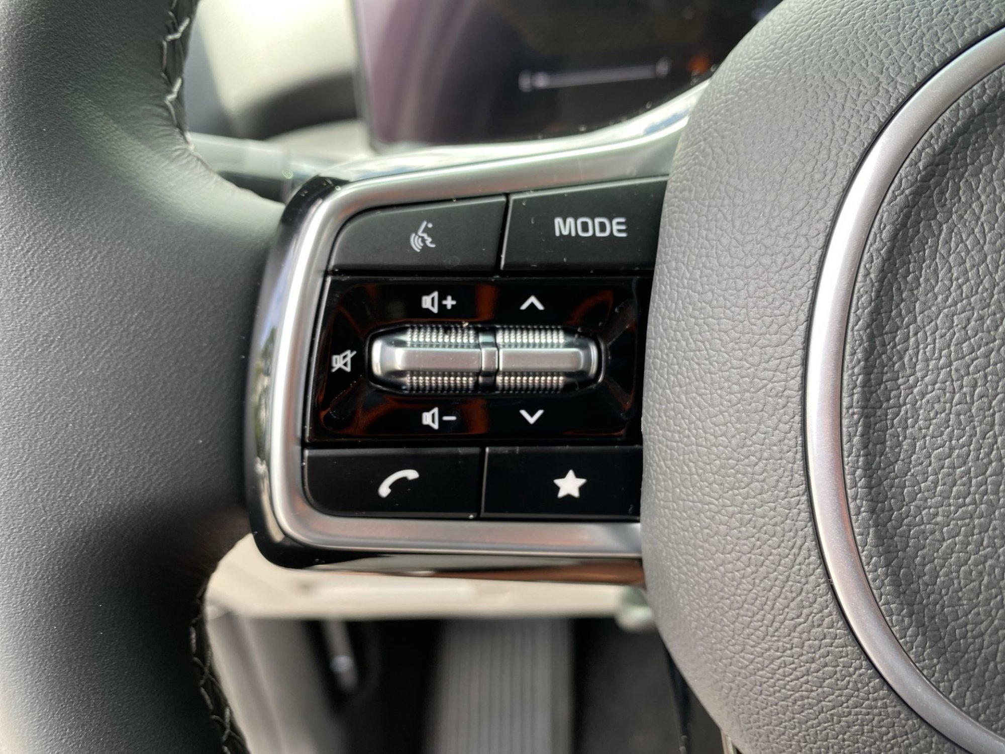 2025 Kia Sorento S photo 24