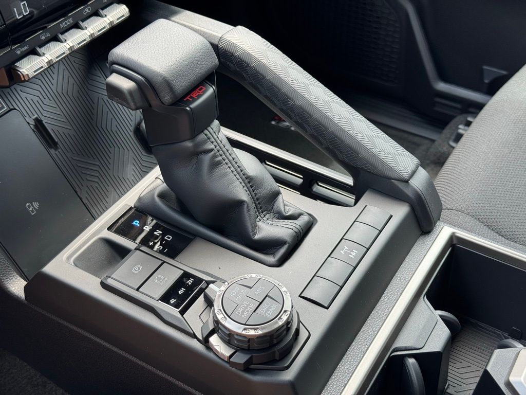2025 Toyota 4Runner TRD Off-Road photo 25