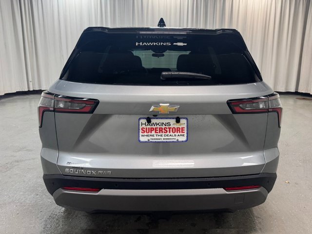 2026 Chevrolet Equinox LT photo 2