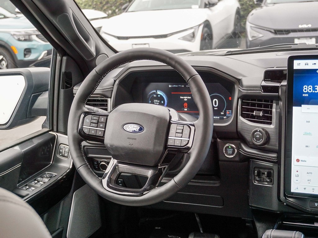 2025 Ford F-150 Lightning Platinum photo 16