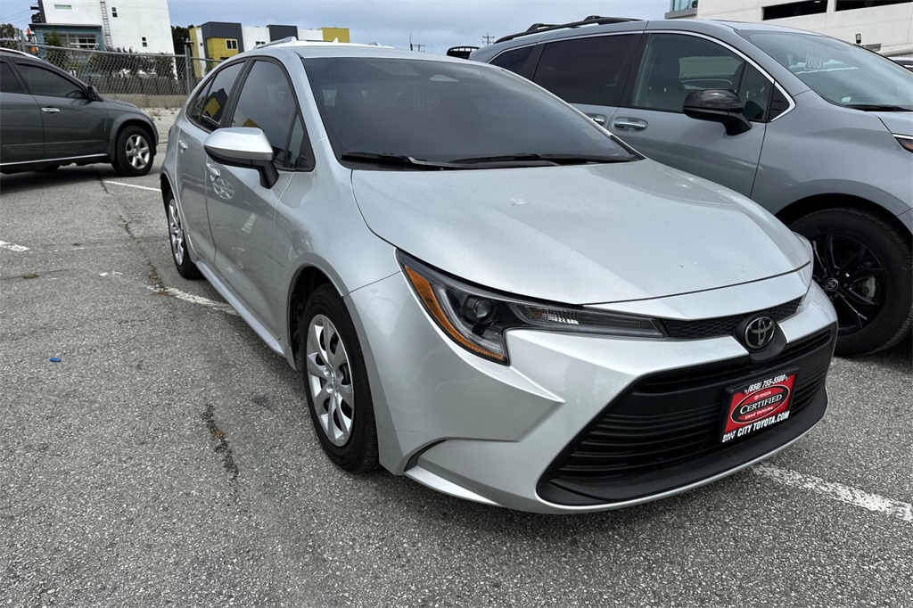 2023 Toyota Corolla LE photo 2