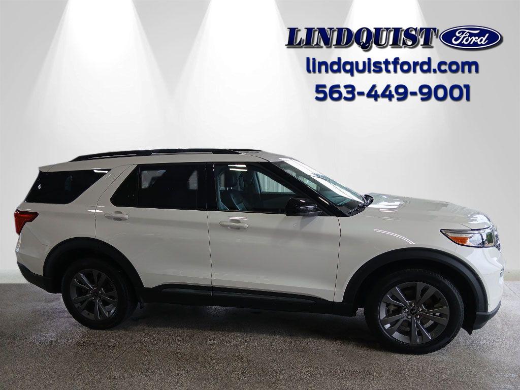 2023 Ford Explorer XLT's photo