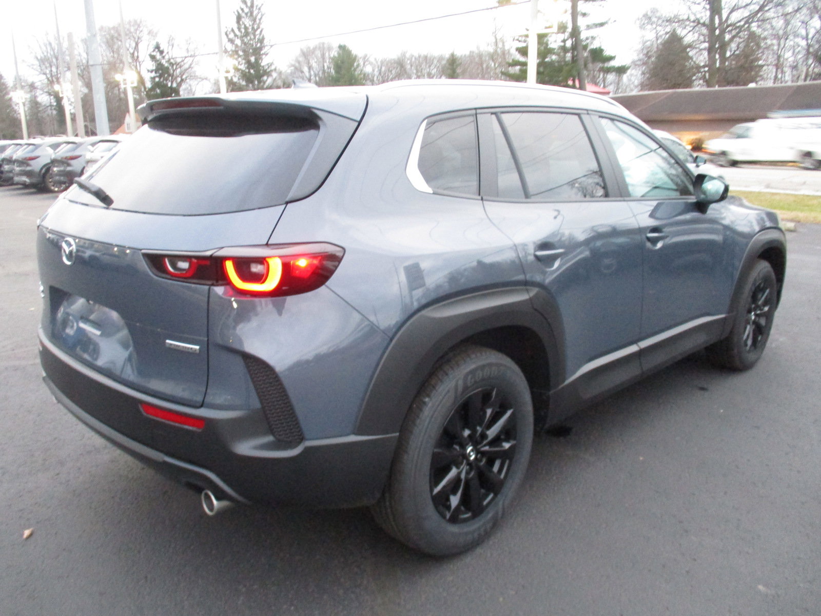 2025 Mazda CX-50 2.5 S Premium photo 6