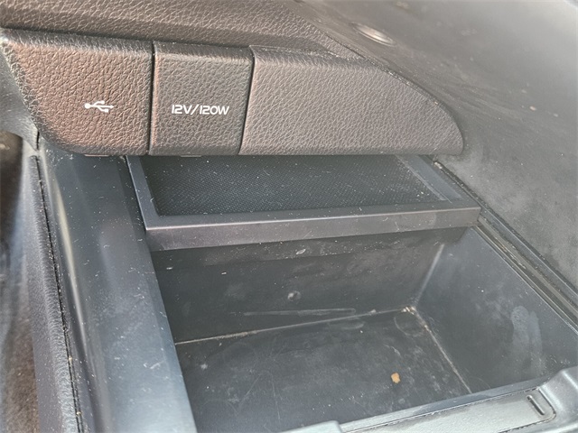 2020 Toyota Camry SE photo 21