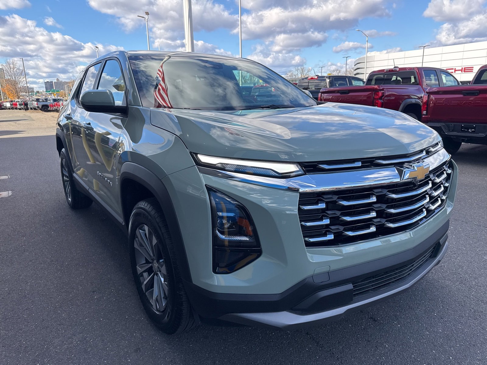 2026 Chevrolet Equinox LT photo 4