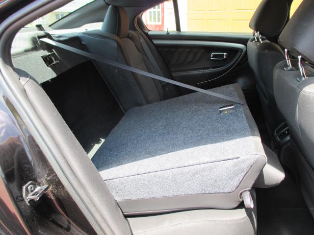 2014 Ford Taurus SEL photo 24