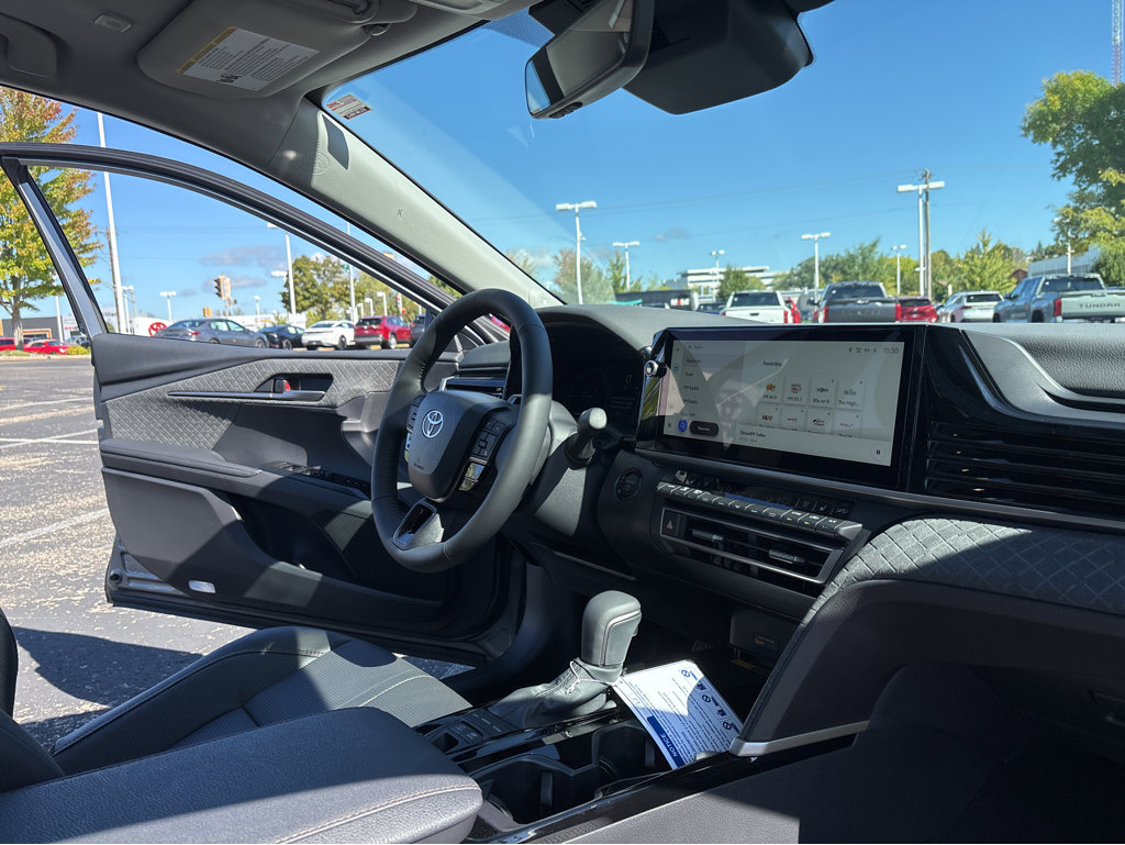 2025 Toyota Camry XLE photo 4
