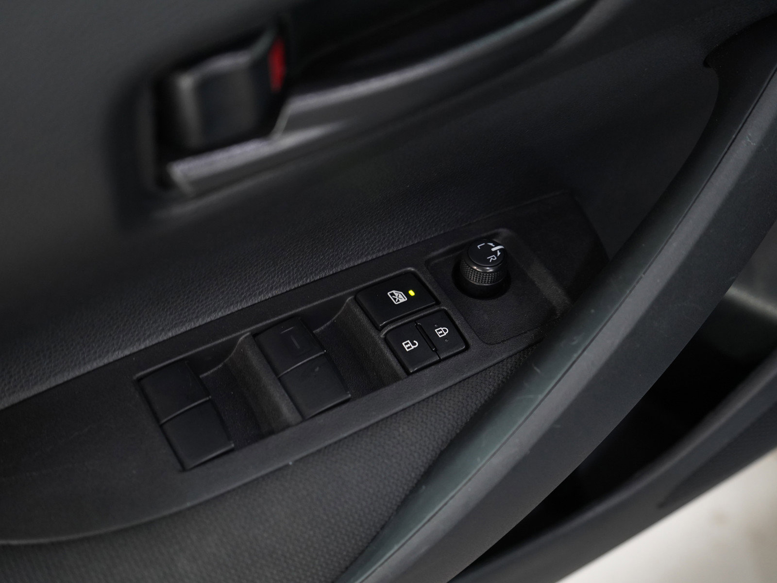 2024 Toyota Corolla LE photo 17