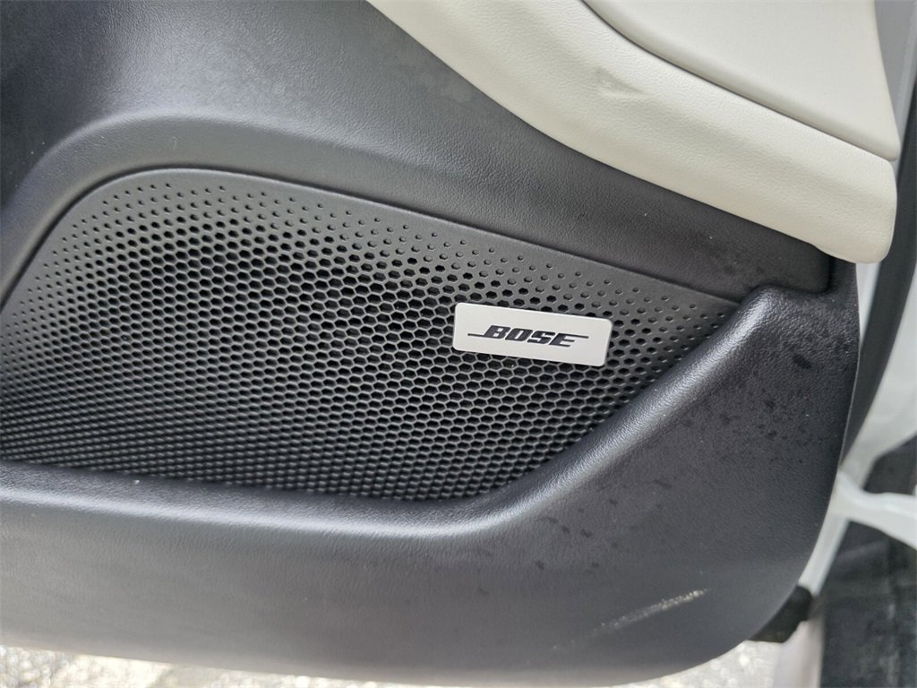 2021 Porsche Taycan Base photo 26