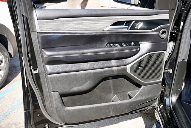 2023 Jeep Wagoneer L Series II photo 22