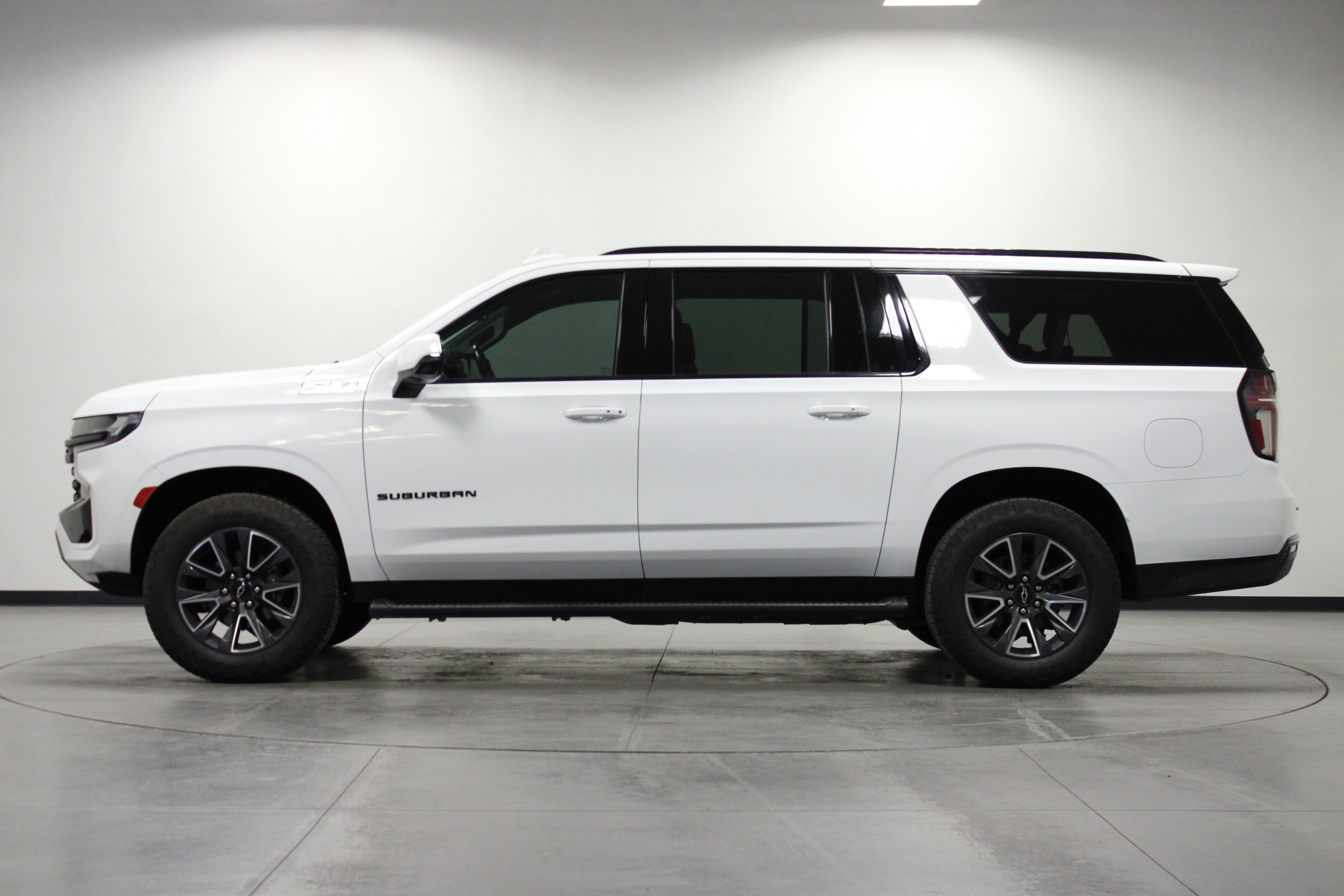 2023 Chevrolet Suburban Z71 photo 4