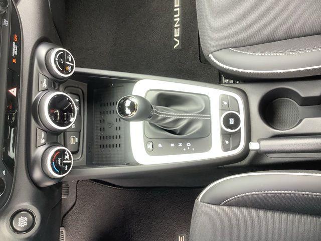 2025 Hyundai Venue Limited photo 23