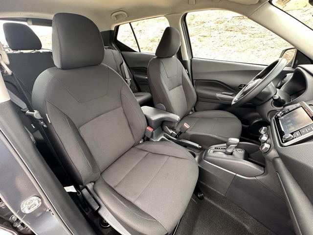 2025 Nissan Kicks Play S photo 28
