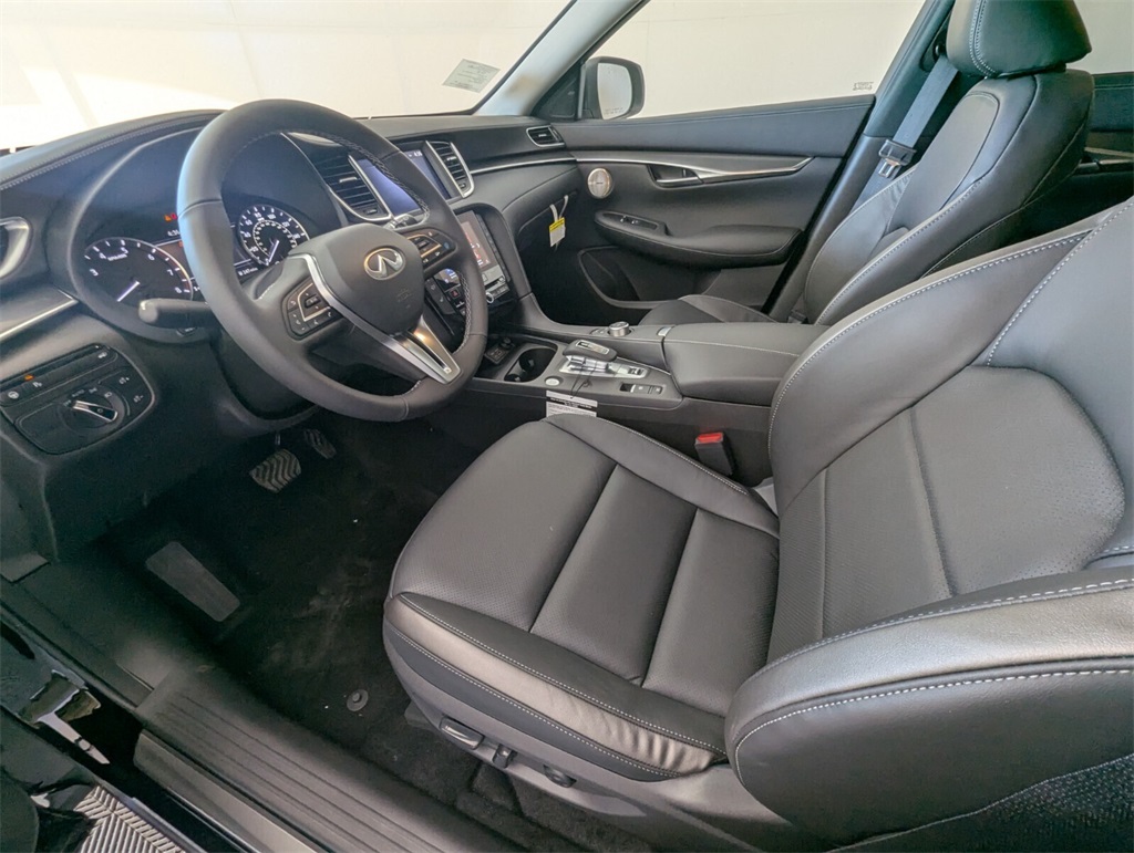 2025 Infiniti QX50 Luxe AWD photo 6