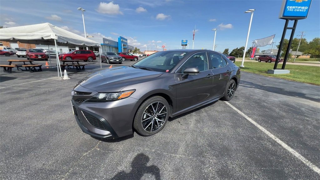 2023 Toyota Camry SE photo 4