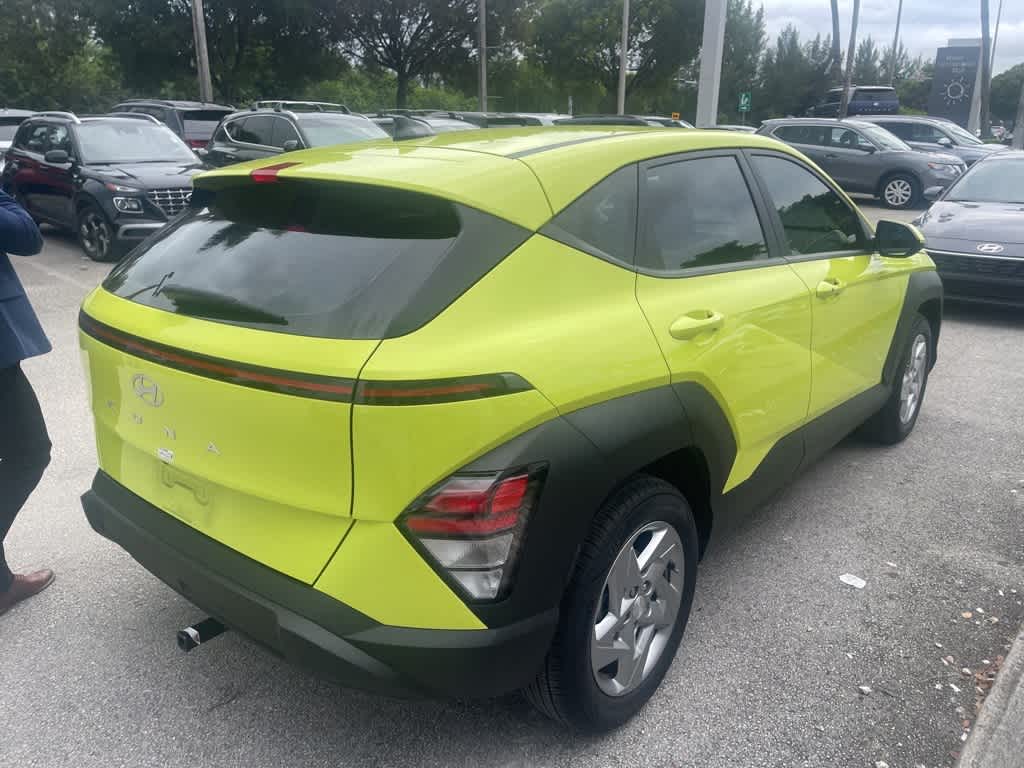 2024 Hyundai Kona SE photo 4