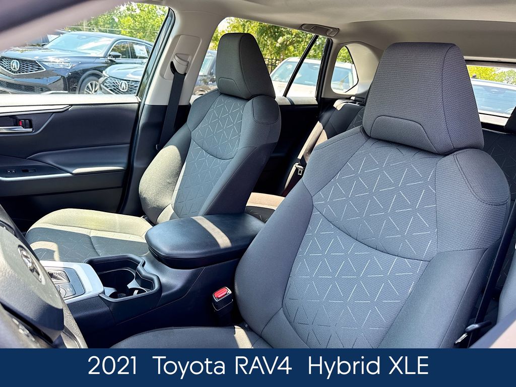2021 Toyota RAV4 Hybrid XLE photo 2