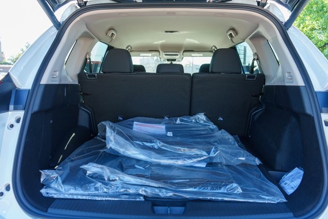 2026 Nissan Rogue SV photo 8