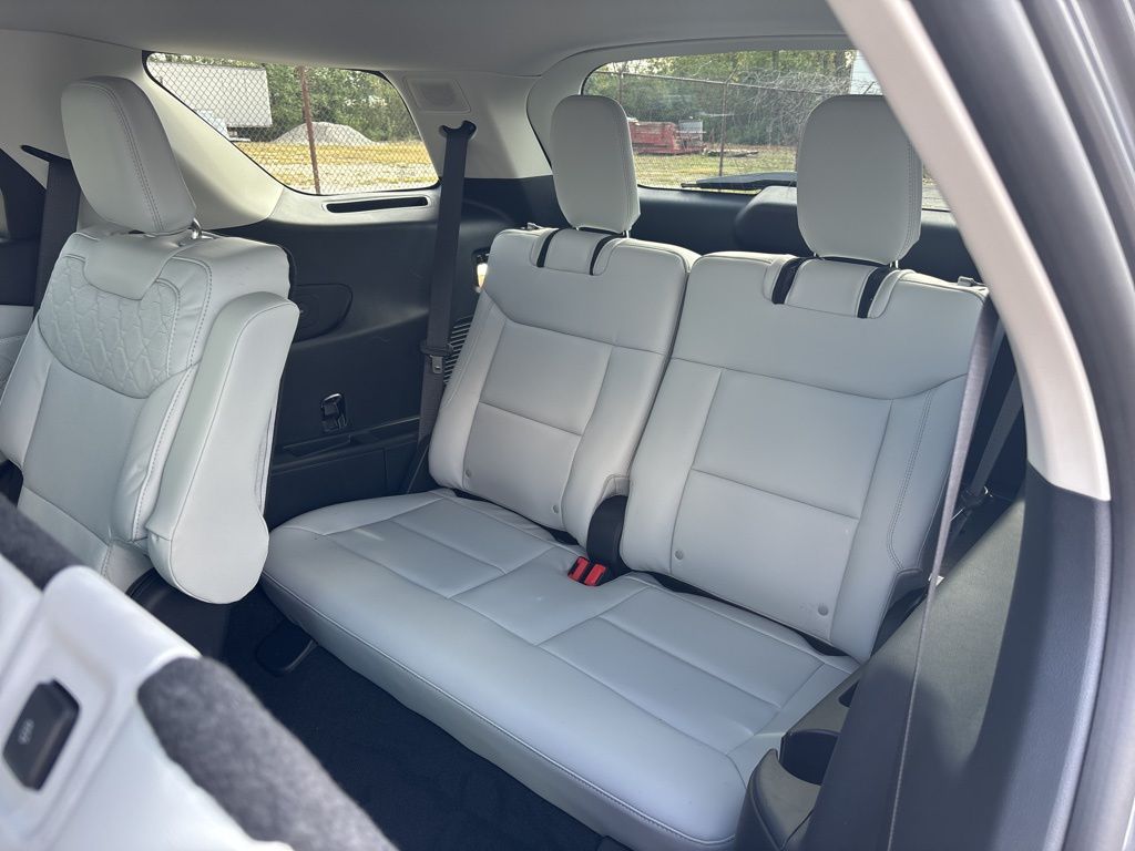 2025 Ford Explorer Platinum photo 28