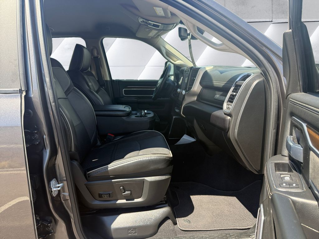 2024 Ram 2500 Laramie photo 13