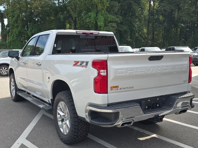 2021 Chevrolet Silverado 1500 LTZ photo 3