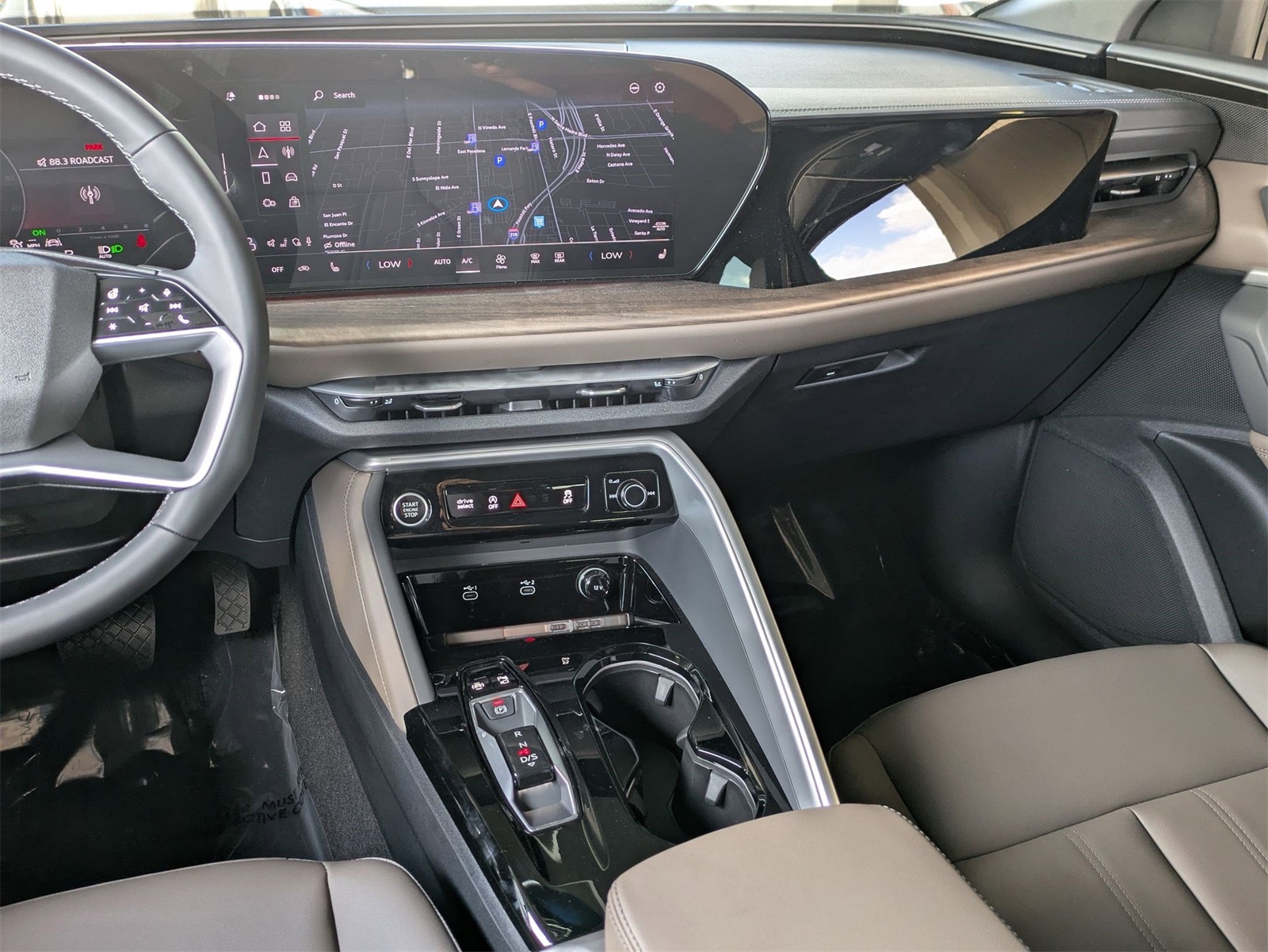2025 Audi Q5 2.0T Premium Plus photo 4
