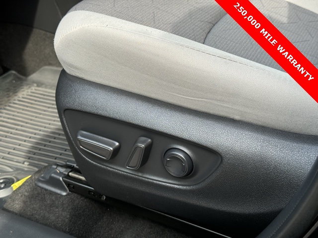 2024 Toyota RAV4 Hybrid XLE photo 11