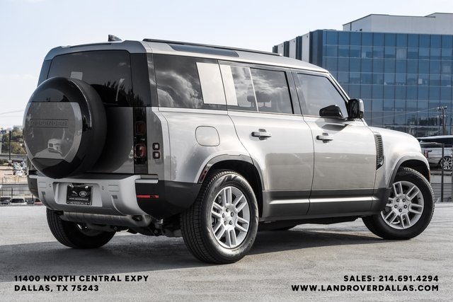 2025 Land Rover Defender 110 S photo 6