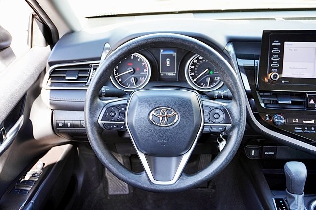 2023 Toyota Camry LE photo 18