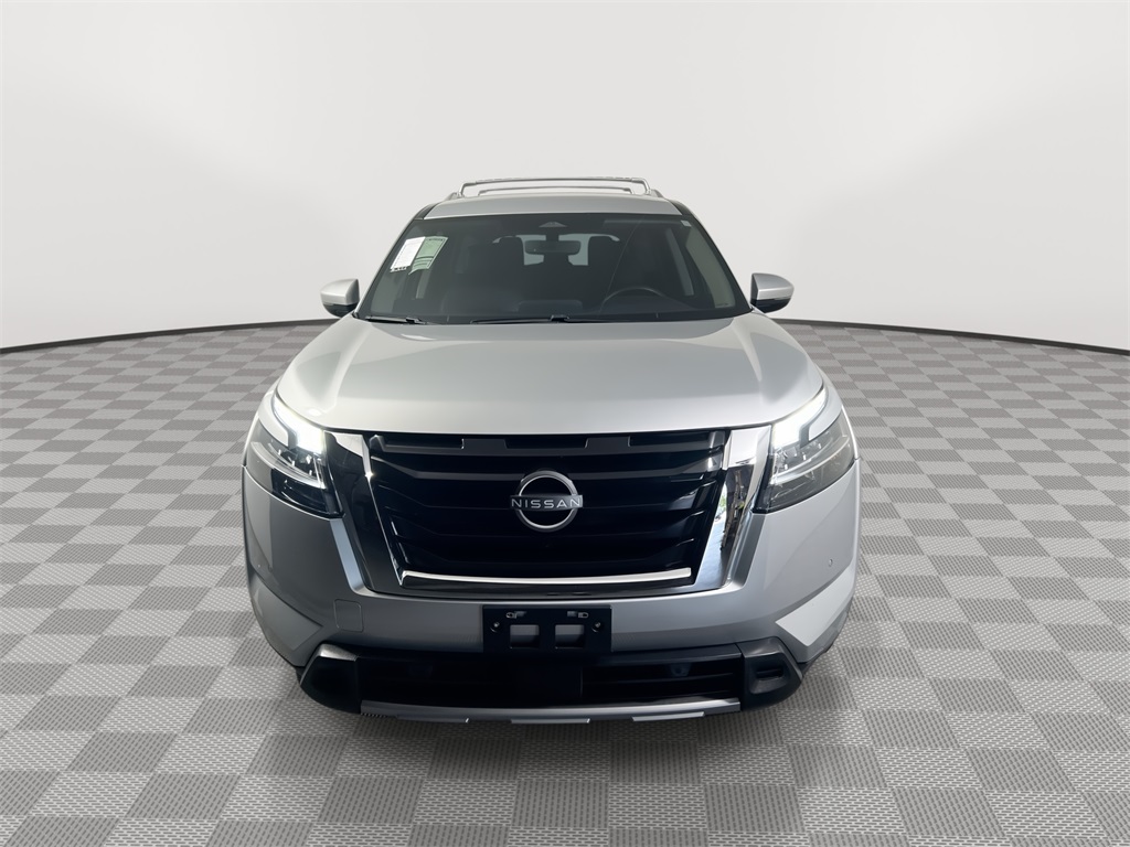 2024 Nissan Pathfinder SL photo 3