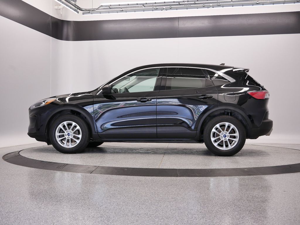Used 2022 Ford Escape SE with VIN 1FMCU9G60NUB82102 for sale in Coon Rapids, Minnesota