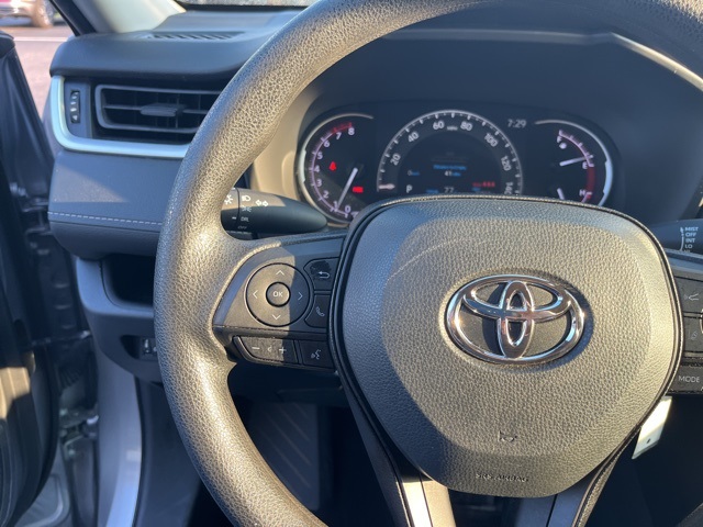 2023 Toyota RAV4 LE photo 20