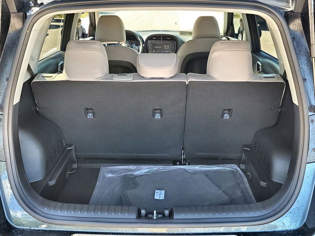 2025 Kia Soul LX S photo 13