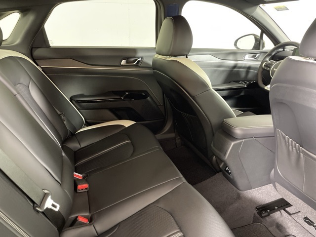 2026 Kia K5 GT-Line photo 17
