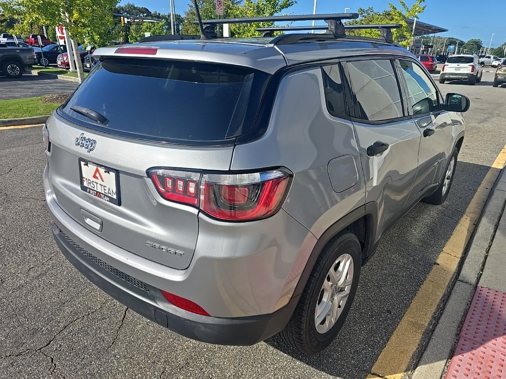 2018 Jeep Compass Sport photo 4