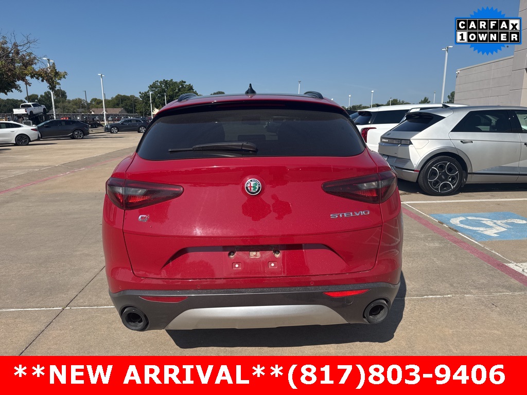 2022 Alfa Romeo Stelvio Ti photo 5