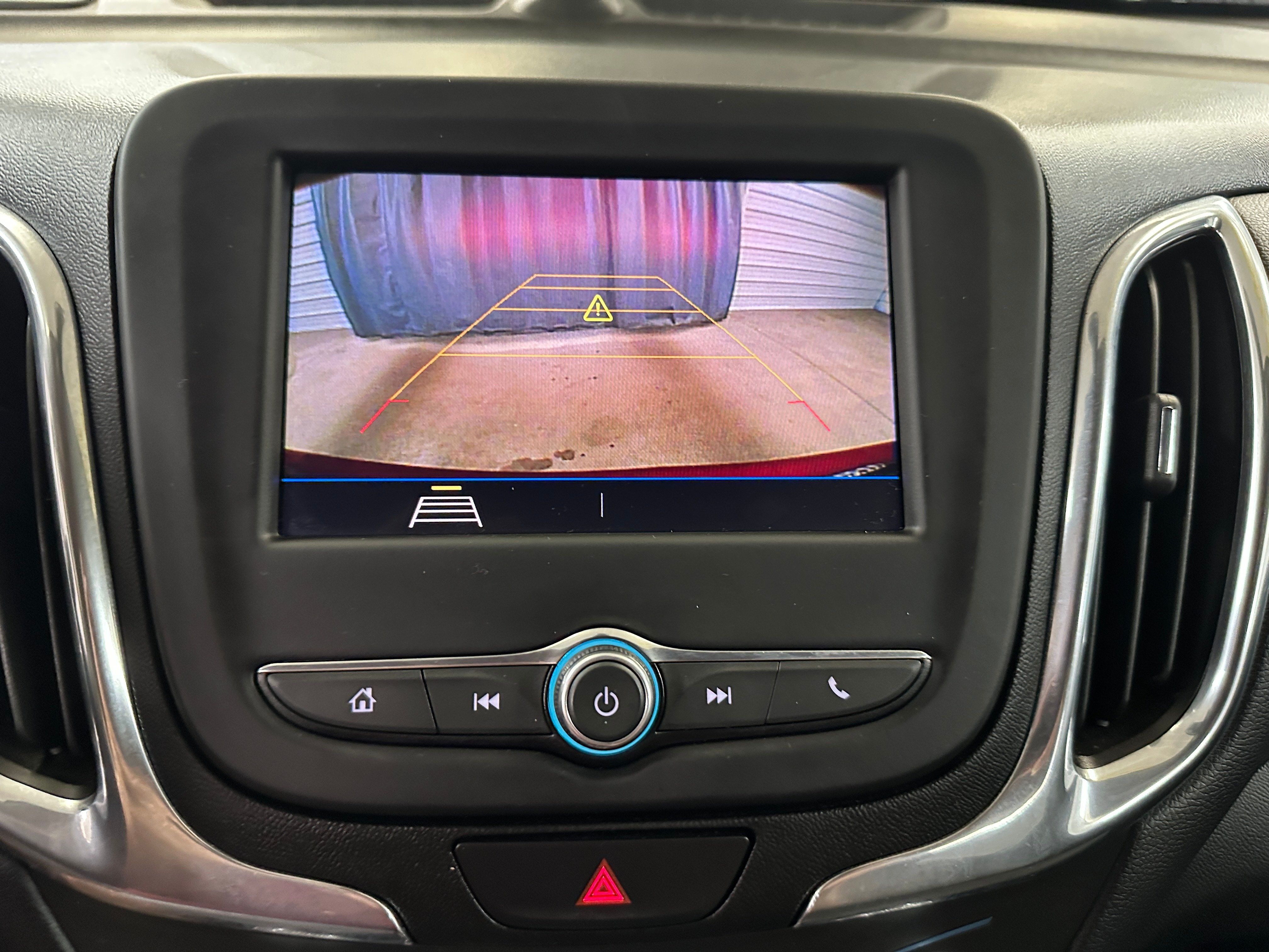2020 Chevrolet Equinox LT photo 6