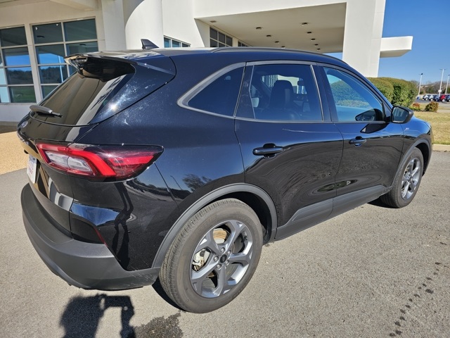 2025 Ford Escape ST-Line photo 2